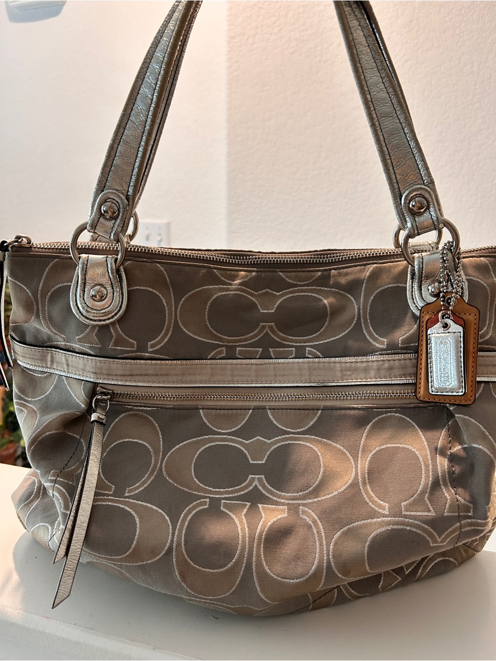 Coach Poppy Glam Tote Women's Signature in silver Taupe - Picture 5 of 7